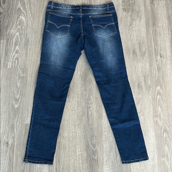 Distressed Blue Jeans Sz 34 - Picture 6 of 6